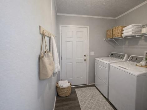 Photo - 77 Hollywood Dr