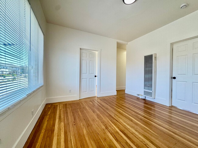 Photo - 835 40th St Unit 1