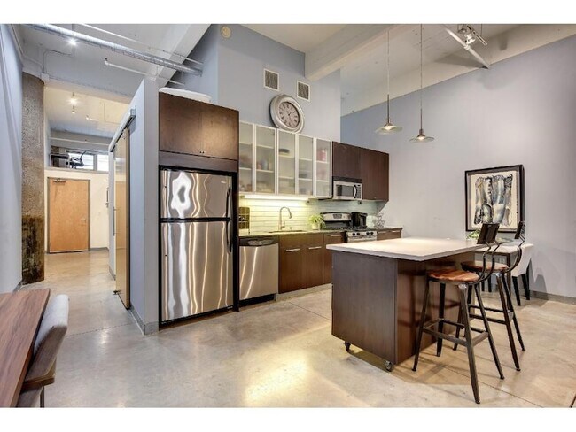 Photo - 700 N Washington Ave