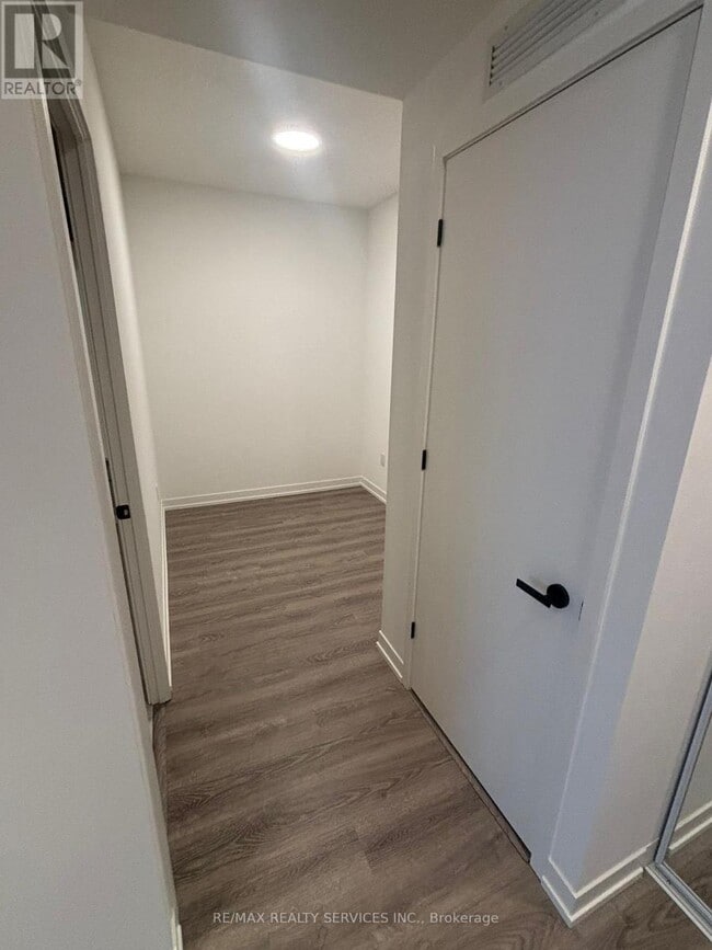 Photo - 8 Interchange Wy Unit 2807