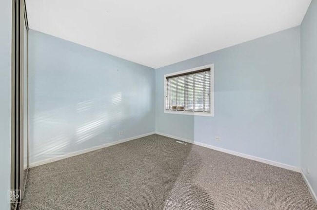 Photo - 636 Forum Dr