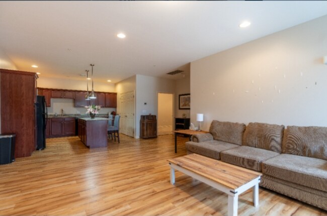 Photo - 1160 Municipal Dr Unidad 12