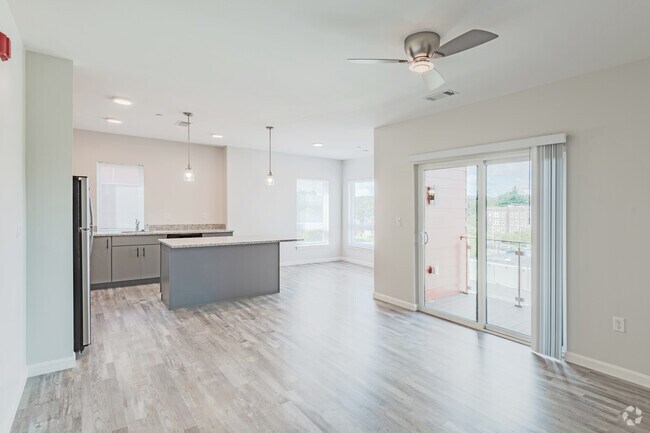 2 BR, 2 BA