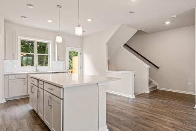 Photo - 1577 Halbrook Pl SW