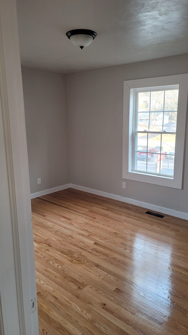 Photo - 2930 Fleetwood Ave SW