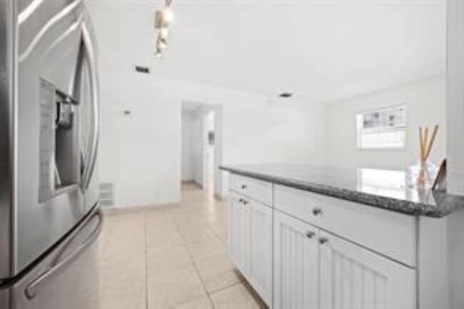 Photo - 2131 N Ocean Blvd Unidad 17