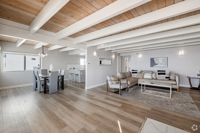 2BR, 2BA - 900SF - Living Room & Dining Room