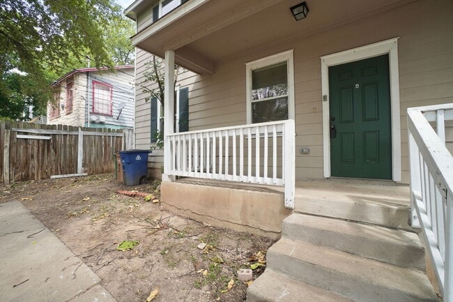 2506 E 8th St Unit A