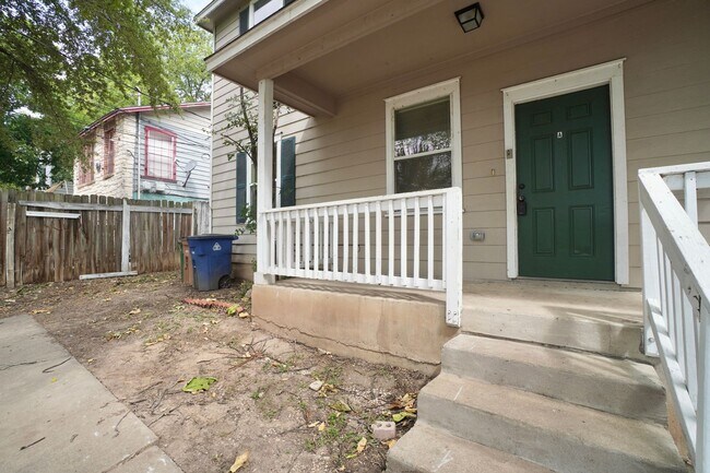 Photo - 2506 E 8th St Unit A