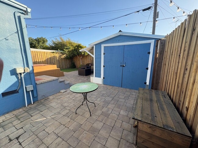 Photo - 5914 Marshall St