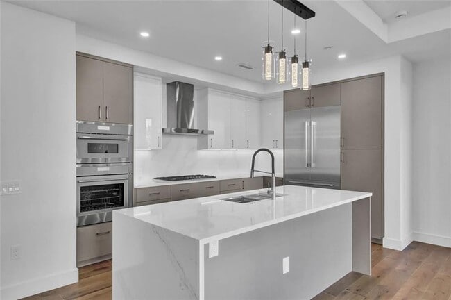 Building Photo - 2425 Peachtree Rd NE