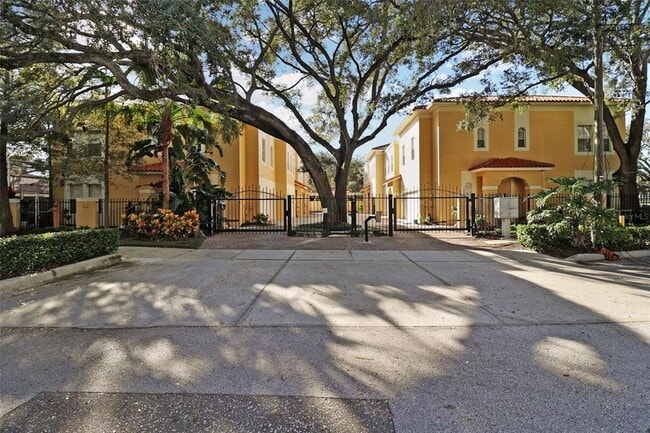 Building Photo - 505 S Tampania Ave