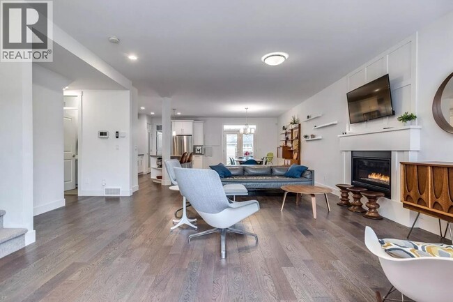 Photo - 27043-2735A 35A Ave