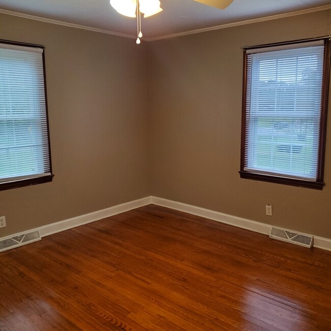 Photo - 4215 Randleman Rd