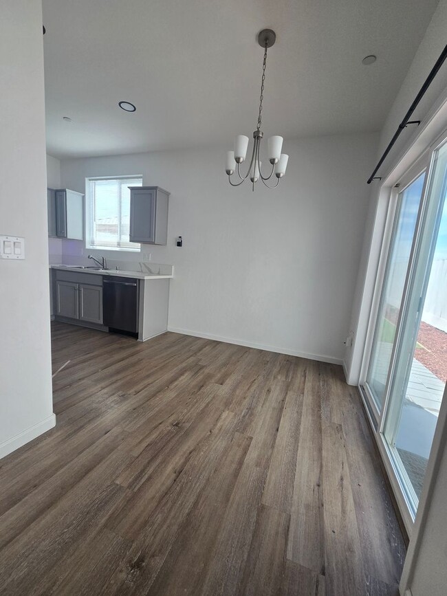 Photo - 3 BR 2.5 BA Available Now