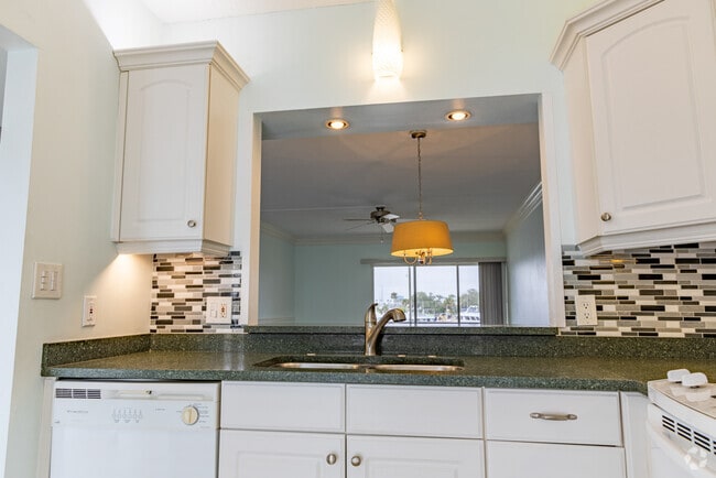 Building Photo - 715 S Beach St Unit 212D Rental