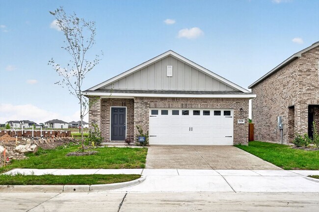 Building Photo - Bright Open Layout in "A" Rated Melissa ISD