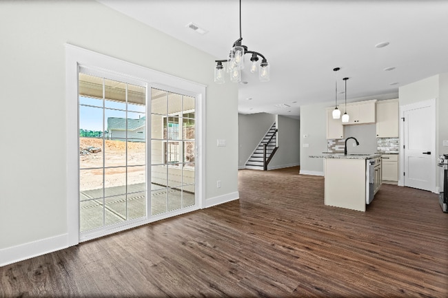 Photo - 155 Vast View Wy