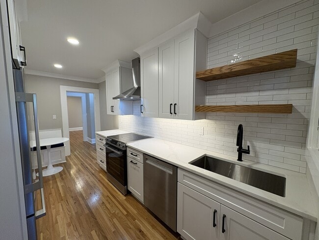 Building Photo - 1412 Kenilworth Ave Unit 1