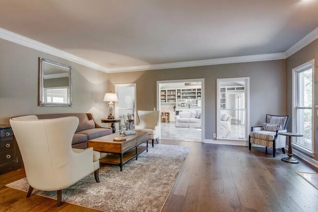 Photo - 107 Westover Park Ct