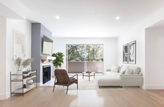 Building Photo - Experience Modern Westside Living at Woodg... Rental