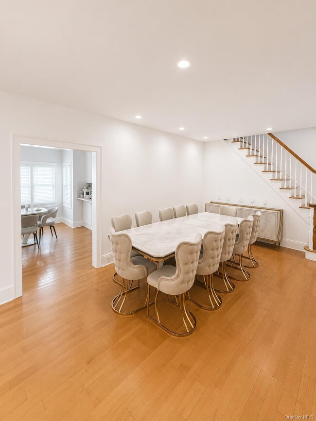 Photo - 1463 Hewlett Ave
