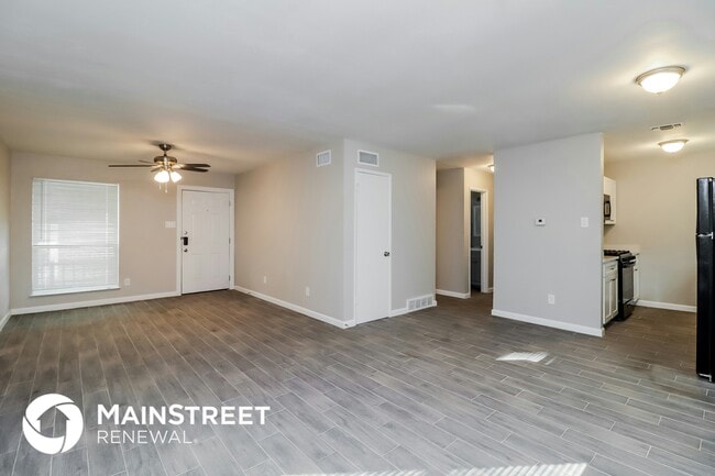 Photo - 1103 Johns Dr