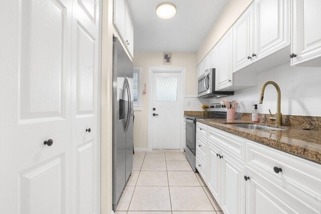 Photo - 1539 NE 15th Ave