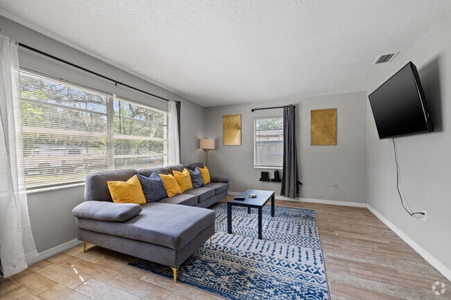 Building Photo - 5805 N 43rd St Rental