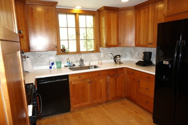 Photo - 119 Pine St