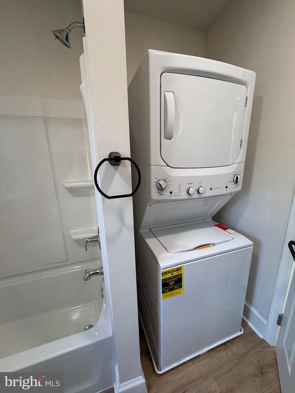 Photo - 666 St Joseph St