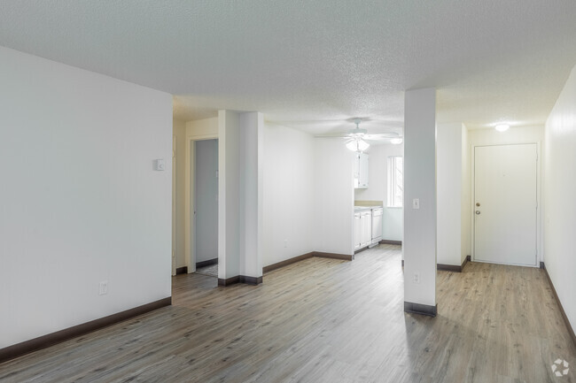 2BR, 1BA - 800SF - Mountain View Apartments