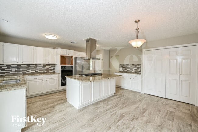 Photo - 2017 Spinnaker Dr