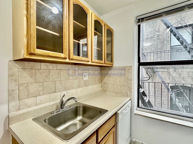 Photo - 3133 Broadway Unidad 10