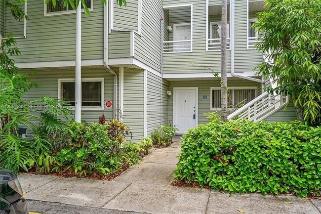 Building Photo - 3453 NW 44th St Unit 107