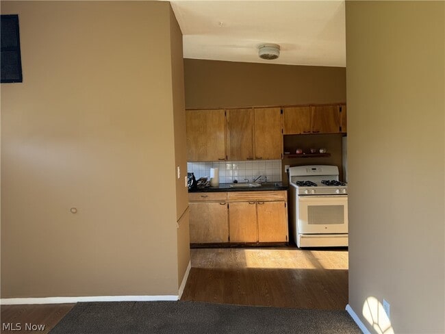 Photo - 2350 Newton St