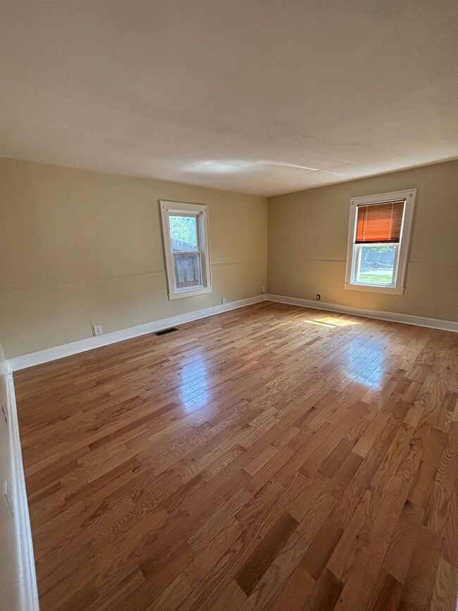 Photo - 530 Broad St