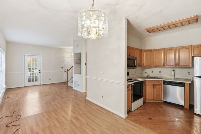 Photo - 15663 Viewpoint Cir