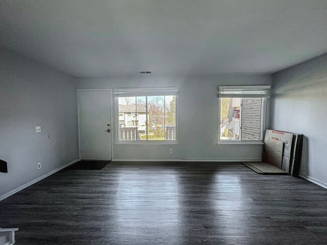 Photo - Recently Renovated Contemporary Apartment In Lovely Mosbys Landing