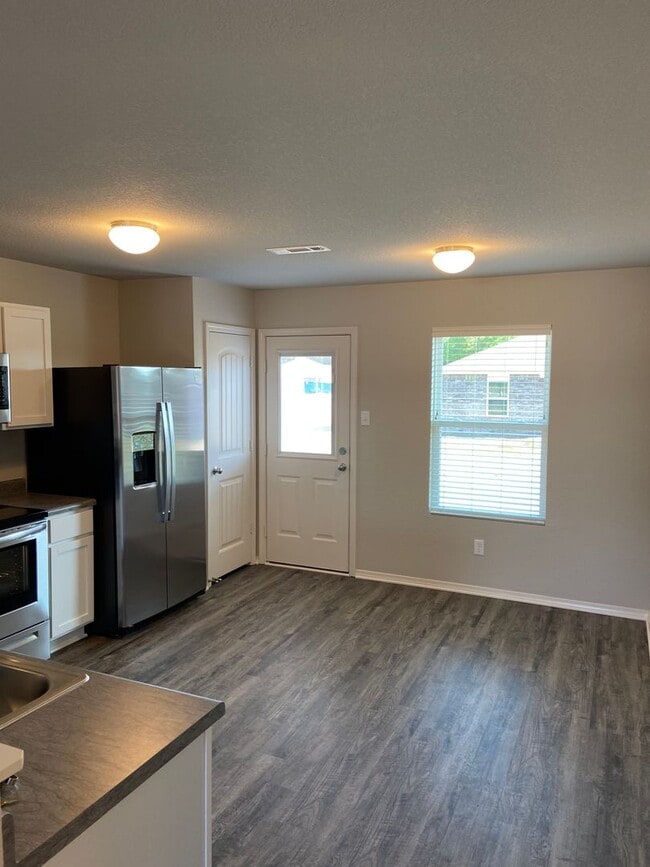 Photo - Pre-Leasing Now! Modern Three Bedroom | Two Bath Home in Conrad Court