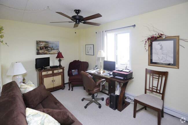 Bedroom or Den