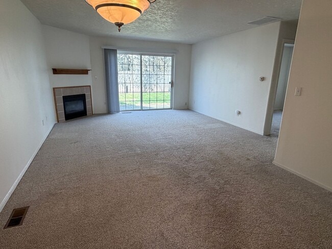 Photo - 3 Bedroom 2 bath Duplex