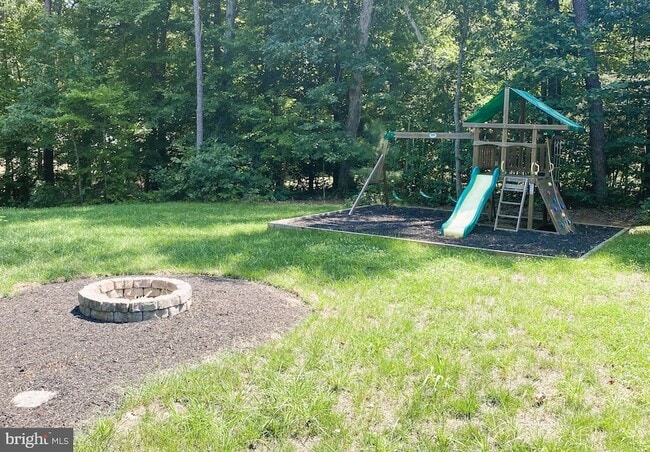 Photo - 64 Hemlock Ln