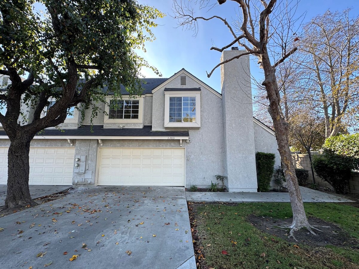 Spacious Central Ventura Townhome - Spacious Central Ventura Townhome