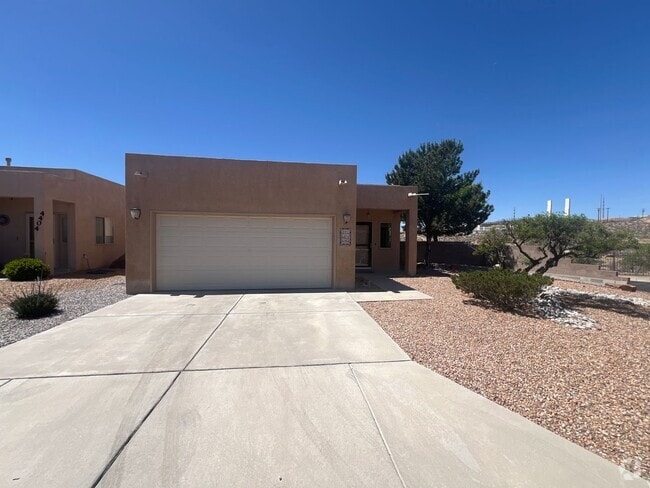 Building Photo - SE Rio Rancho 3/BD 2/BA 2/CG Rental