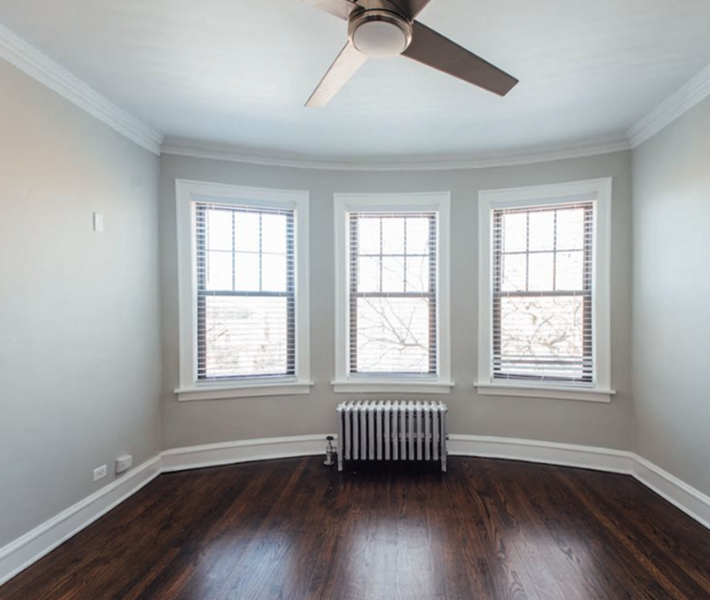 Building Photo - 0 bedroom in Chicago IL 60613 Unit B3 Rental