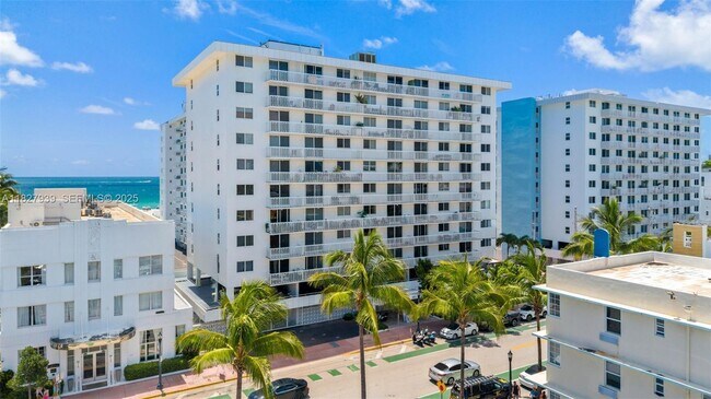 Building Photo - 401 Ocean Dr Unit 425