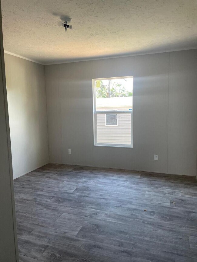 Photo - 307 Marcus crt