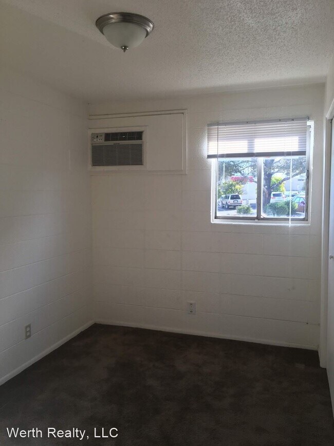 Photo - 5770 E 10th St