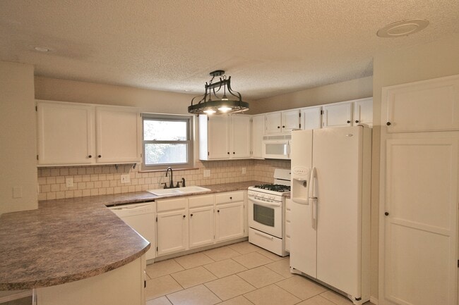 Photo - 3/2/2 Open Floor Plan, Mesa Schools, Dogs ...